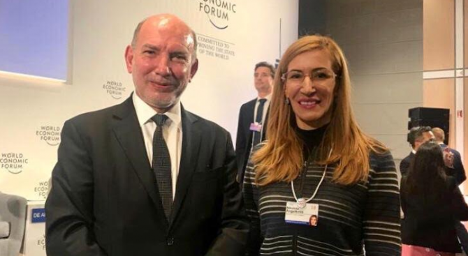Ангелкова разговаря с Луис Алфонсо де Алба, специален пратеник на ООН за Срещата на върха по въпросите за климата през  2019 г.