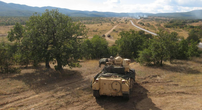 Сухопътни войски проведоха тренировка на учебен полигон "Ново село"