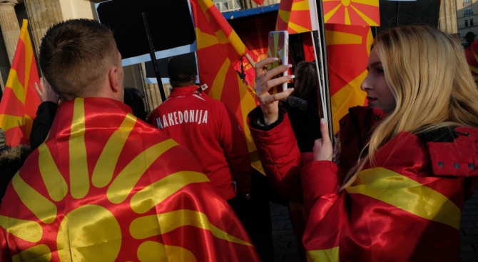 Френски вестник: Правителството в Скопие победи некатегорично на референдума вчера