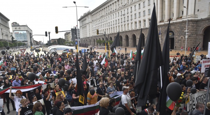 Майките на деца с увреждания започват серия от протести