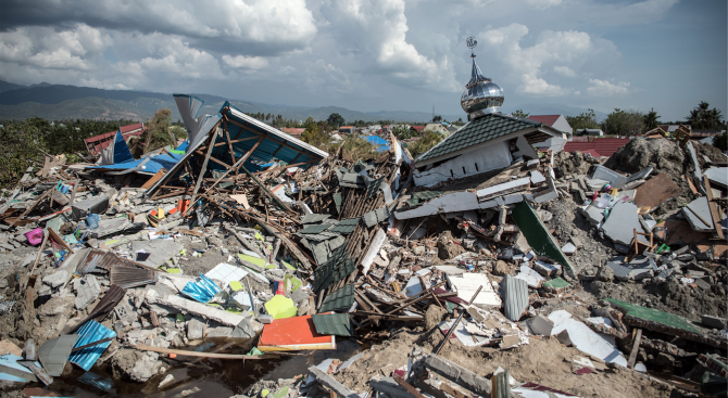 Броят на жертвите на мощното земетресение в Индонезия продължава да расте