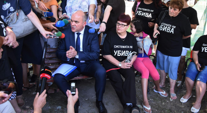 Бисер Петков: Право на майките на деца с увреждания е да протестират