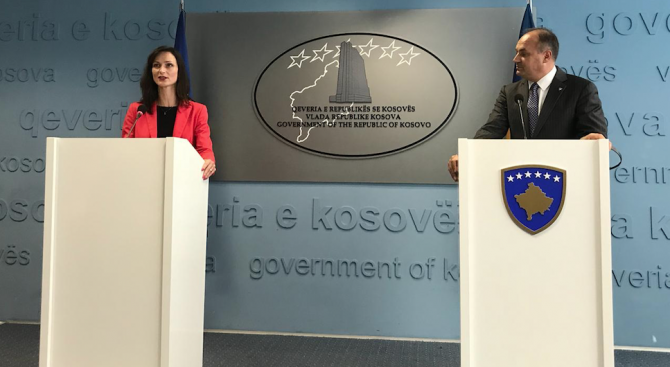 Мария Габриел насърчи Косово да идентифицира проекти за финансиране по Цифровата програма за Западните Балкани