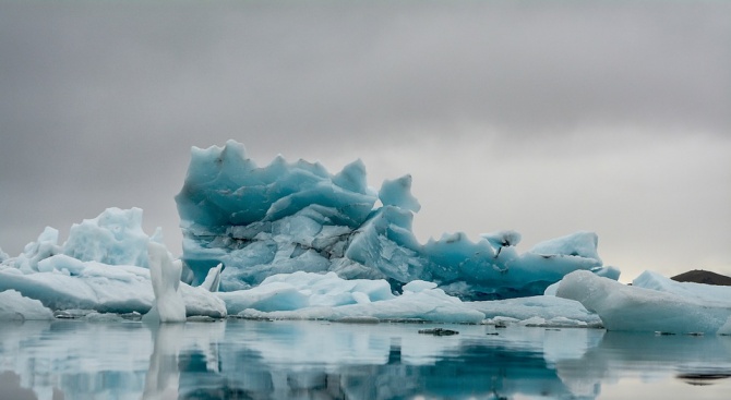 Учени записаха „песента“ на ледниците в Антарктида (видео)