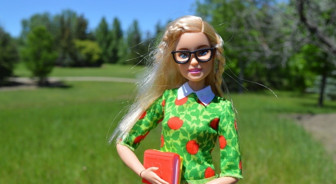 Куклата Барби ще води борба със сексистките предразсъдъци