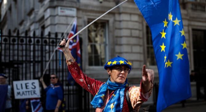 Хиляди хора протестират в Лондон, искат нов референдум за Брекзит