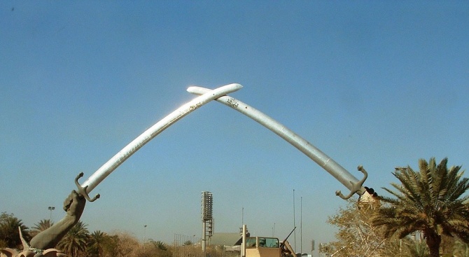 Ирак поиска от Йордания статуя на Саддам Хюсеин, изнесена през 2003 г. 