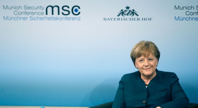 Партията на Ангела Меркел намалява силно подкрепата си след вота в Хесен