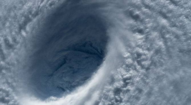 Тайфун взе най-малко 15 жертви във Филипините