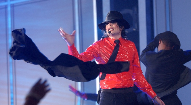 Майкъл Джексън за шести път оглави класацията за най-доходоносни починали знаменитости