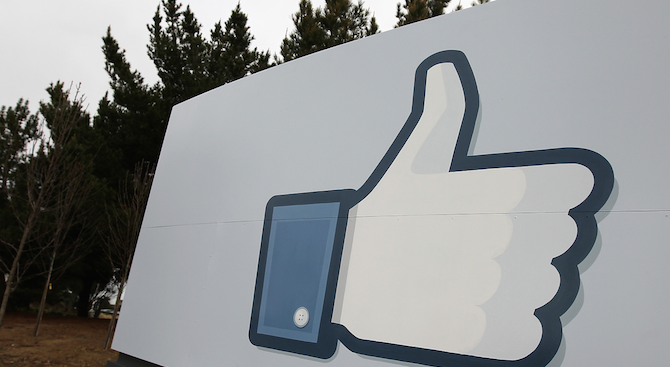 "Фейсбук" е блокирал 115 акаунта преди междинните избори в САЩ