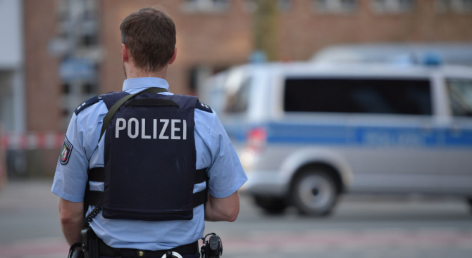 Германия удари трафиканти на хора с мащабна полицейска операция 