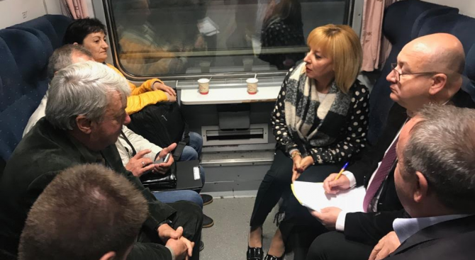 Мая Манолова приела 117 жалби във влака София-Варна (снимки) 