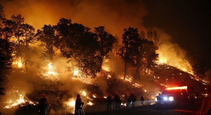 Заради пожара в Калифорния: Евакуираха Малибу