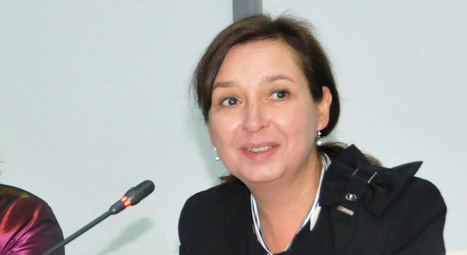 Русинова: Майчинството от 410 дни трябва да остане