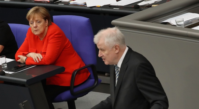 Манфред Вебер ще е новият шеф на партията-съюзник на Ангела Меркел в Бавария?