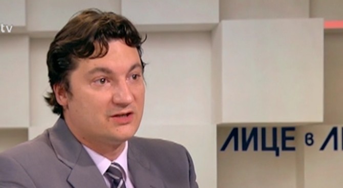 Стилист Капанов изригна срещу Зарков: Не може да взимаш 4000 лв., а да ...