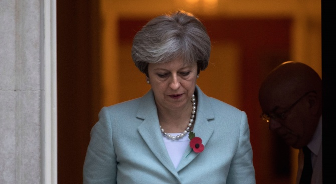 Съпартйици на Тереза Мей: Премиерът предаде Брекзит. Трябва да си ходи