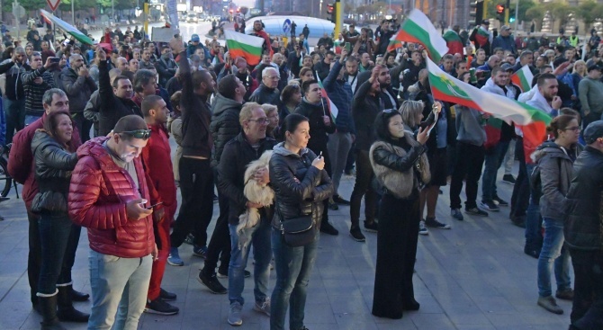 Протестите продължават в десетки градове и днес