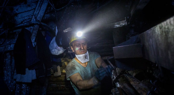 34-годишен работник загина в рудник, след като бе затрупан от скална маса 