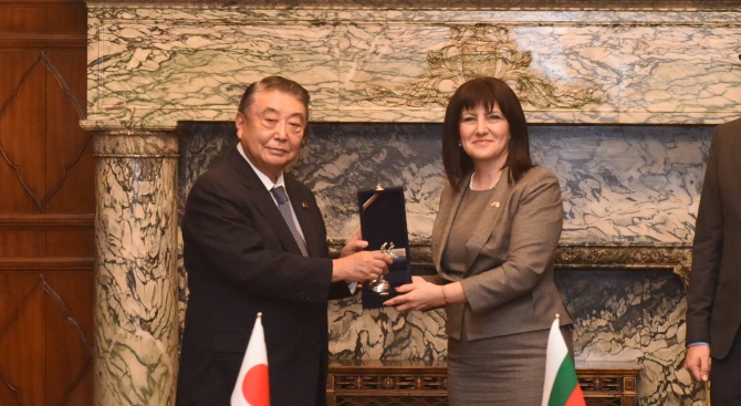 Цвета Караянчева се срещна с председателя на Долната камара на японския парламент Тадамори Ошима (снимки)