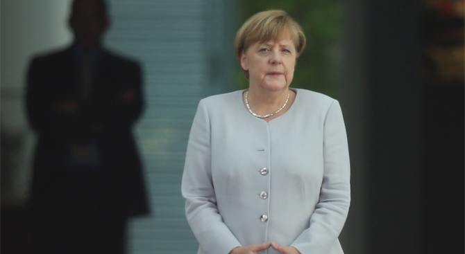 Меркел нарече споразумението за Брекзита "дипломатически шедьовър"