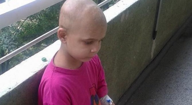 Почина 11-годишният Мустафа, който бе изоставен сам в Детската онкохематология в Пловдив