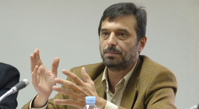 Димитър Манолов: Политици са предавали националните ни интереси, протестираме да не стане така и в Катовице