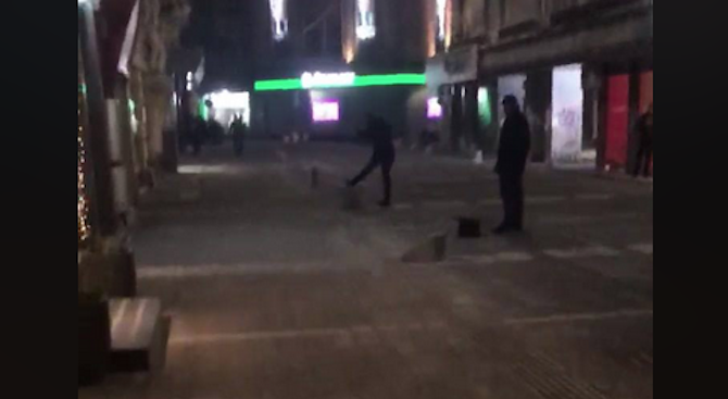 Жена вандалства на прясно ремонтираната улица "Граф Игнатиев" (видео)