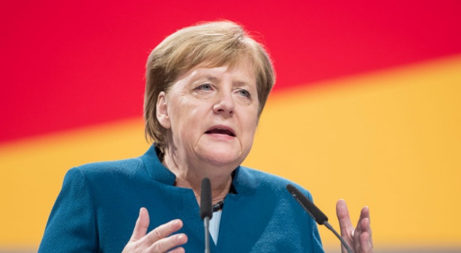 Меркел: Пактът на ООН за миграцията е голяма стъпка в битката срещу трафикантите на хора