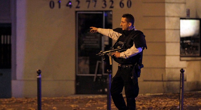 Френската полиция обкръжи стрелеца от Страсбург, обявиха ден на траур