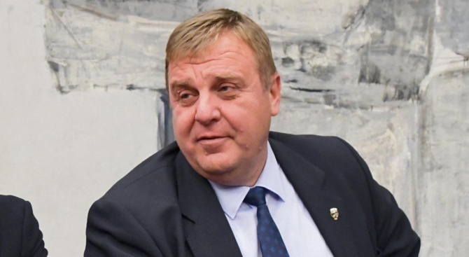 Каракачанов: Идеята за преместването на Авиационния музей е подкрепена от много хора