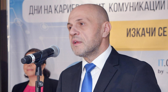 Дончев: Предложихме десетки варианти за газовите дружества, но продажба на мажоритарен дял е неприемлива