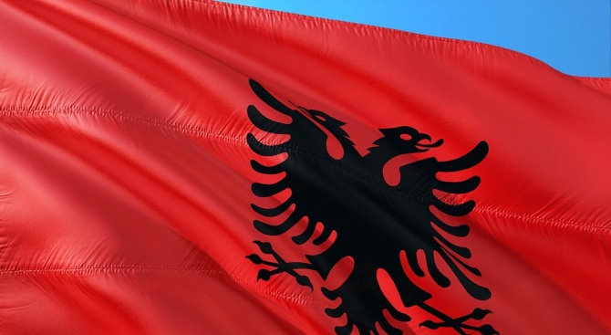 Албания изгони двама ирански дипломати