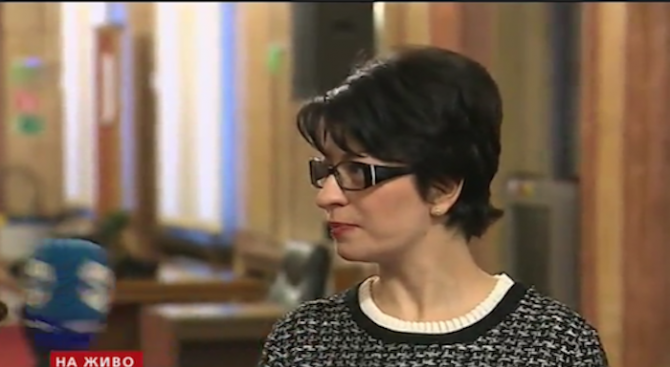 Десислава Атанасова: Няма смисъл от предсрочни избори (видео)