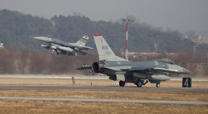 Производителят на „Грипен”: Предлаганият на България изтребител F-16 съществува само на хартия