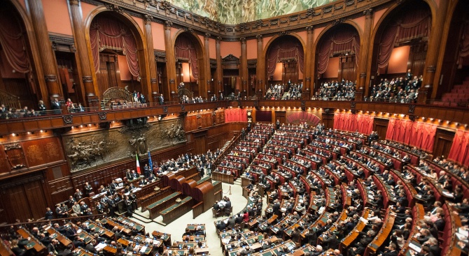 Италианските депутати одобриха бюджета за 2019 г. с вот на доверие 