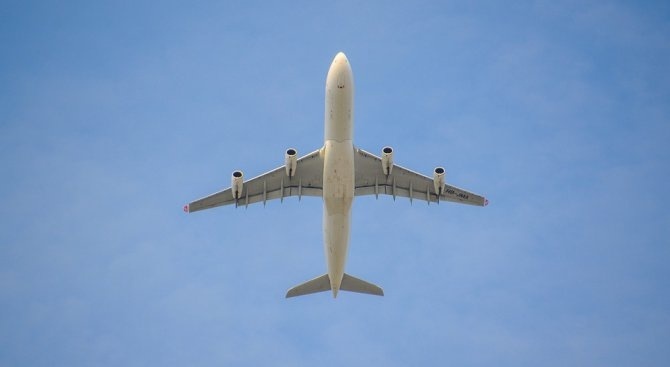 Самолет на „България ер” кацнал аварийно във Виена