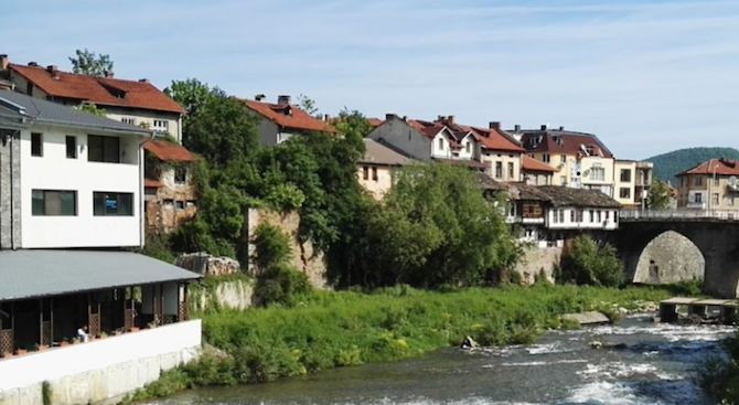 Ремонтират стария конак в Троян 