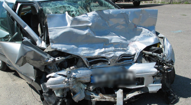 Неадекватен шофьор катастрофира в Пловдив 