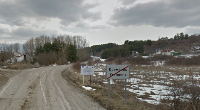Село чака ремонт на полуразрушен път