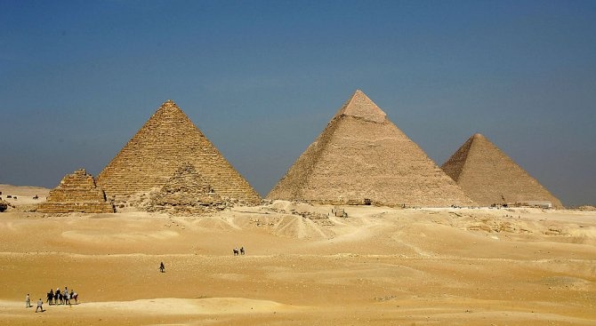 На Хеопсовата пирамида се появи надпис: „Локо 2019” (снимка)