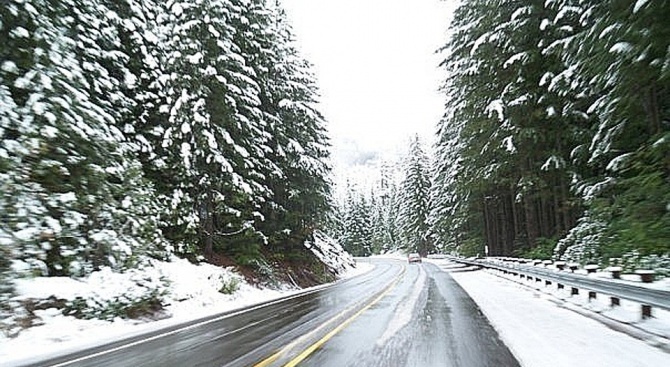 Всички пътища в Монтанско са проходими въпреки обилния снеговалеж 