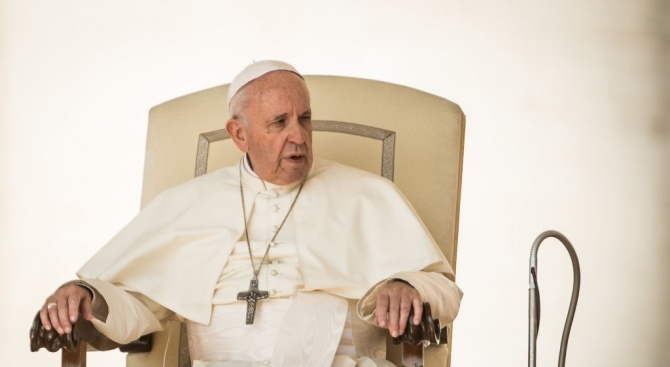 Папата посъветва родителите да не се карат пред децата