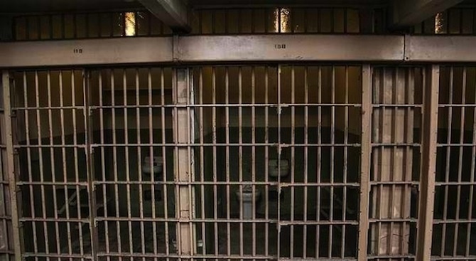 Съдът отхвърли искането за условно предсрочно освобождаване на мъж с 20-годишна присъда за убийство