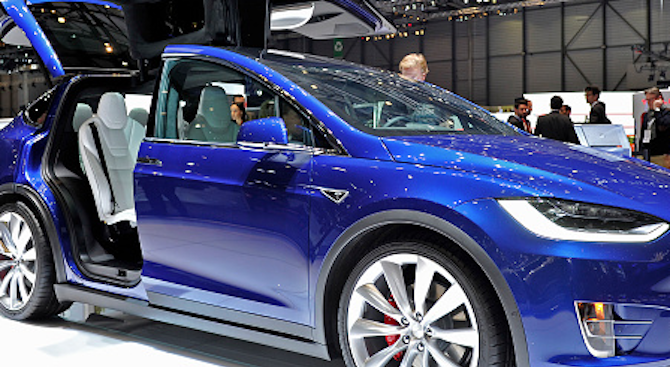 "Тесла" получи зелена светлина за доставката на електромобили Model 3 в Европа 