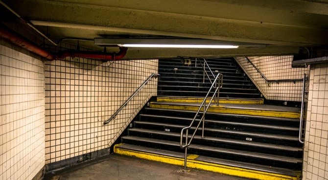 22-годишна майка загина нелепо на метростанция в Ню Йорк (видео)