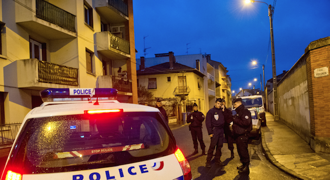 Заподозреният за стрелбата в град Бастия е открит мъртъв