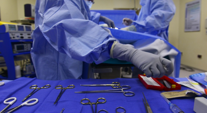 Румъния разследва италианец, който се представял за пластичен хирург 