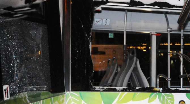 Два автобуса на градския транспорт в София са се сблъскали заради буйстващ пътник